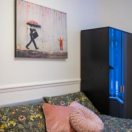 Cozy Rooms In Shared Accommodation Near Anfield Stadium With Parking And Wifi Liverpool Buitenkant foto