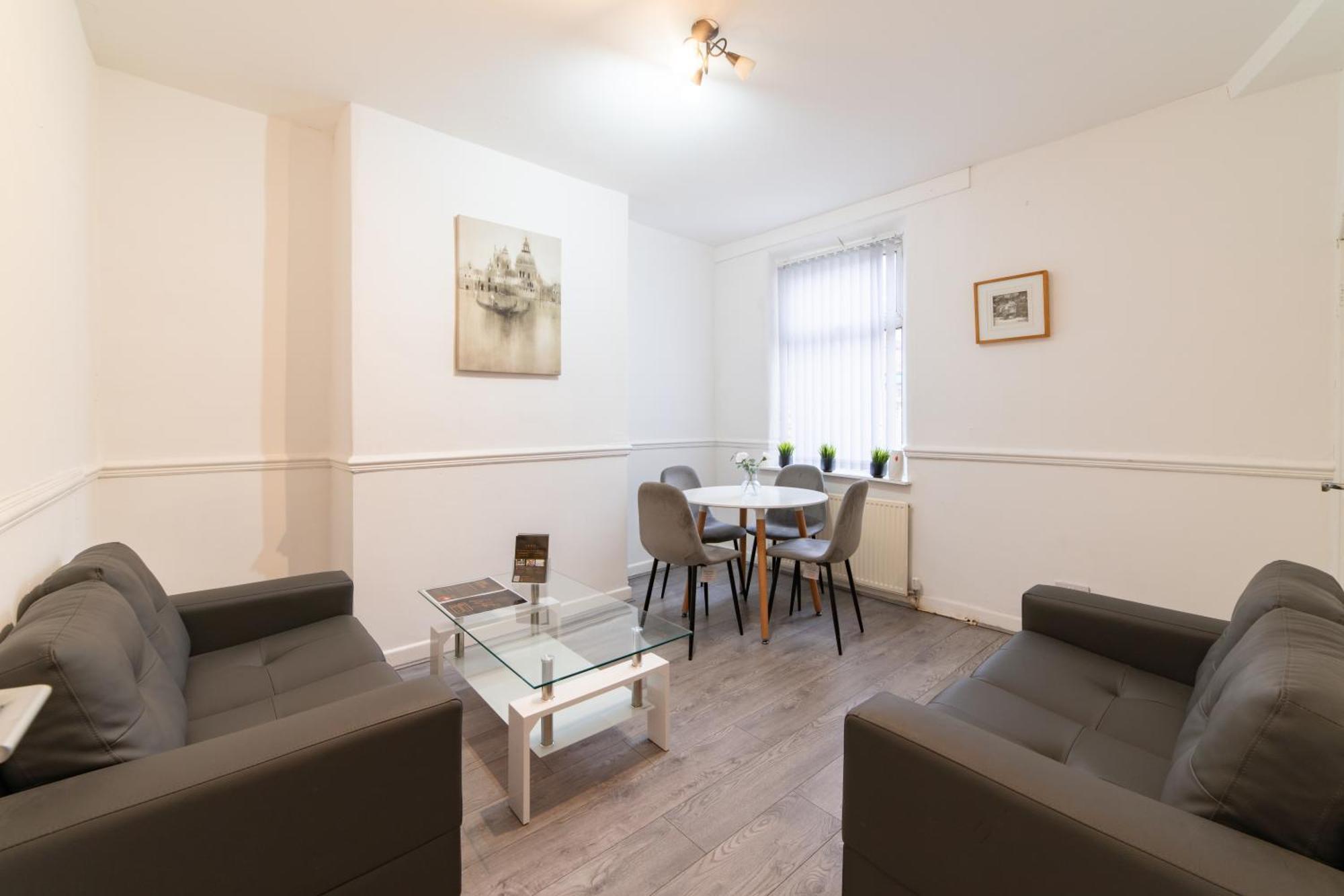 Cozy Rooms In Shared Accommodation Near Anfield Stadium With Parking And Wifi Liverpool Buitenkant foto