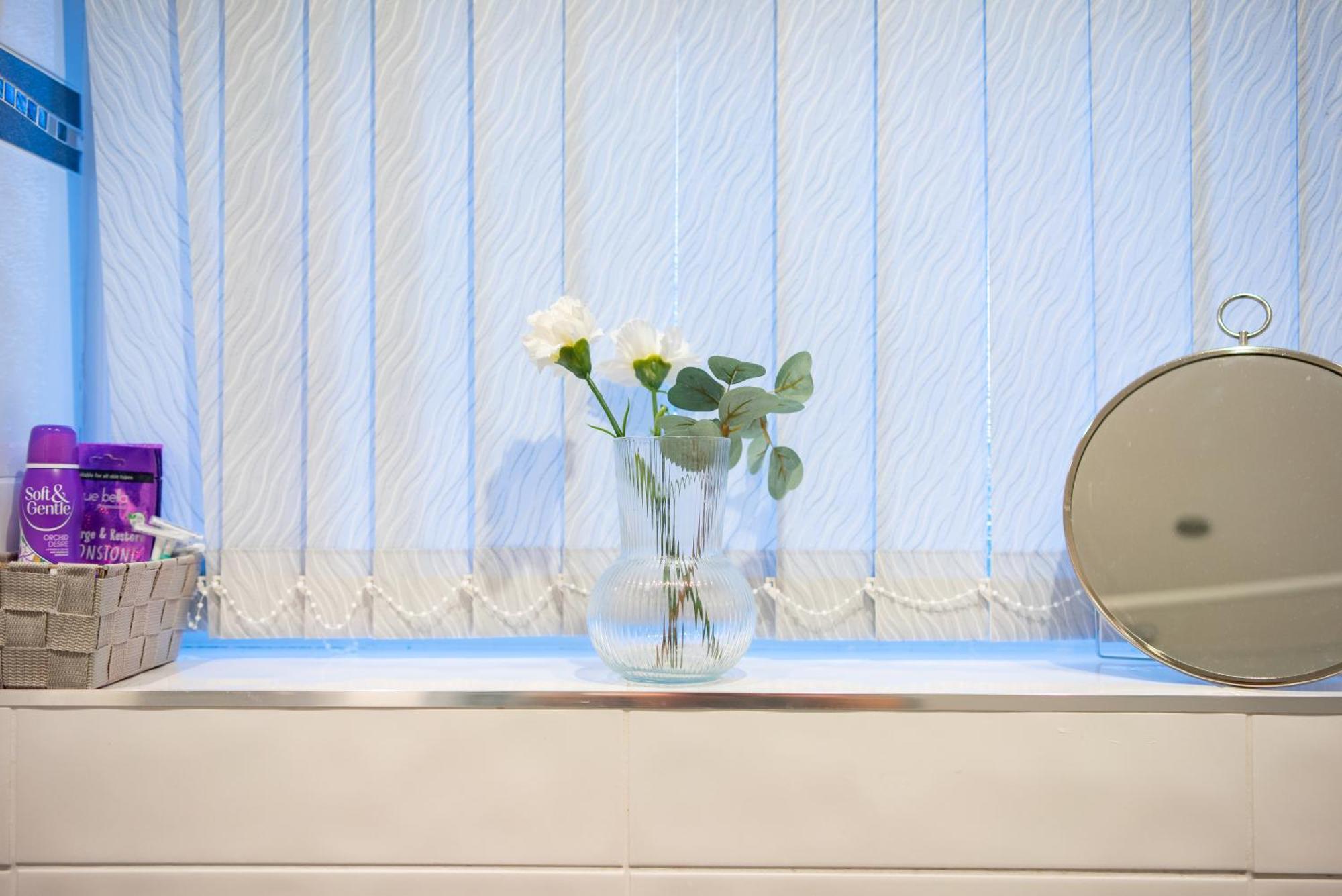 Cozy Rooms In Shared Accommodation Near Anfield Stadium With Parking And Wifi Liverpool Buitenkant foto