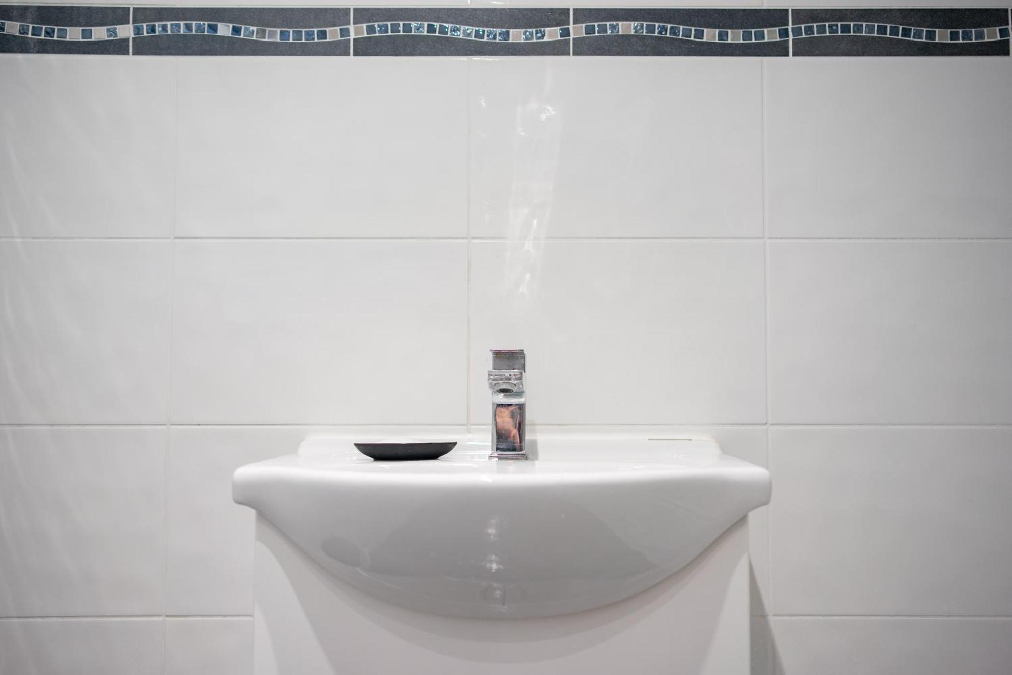 Cozy Rooms In Shared Accommodation Near Anfield Stadium With Parking And Wifi Liverpool Buitenkant foto